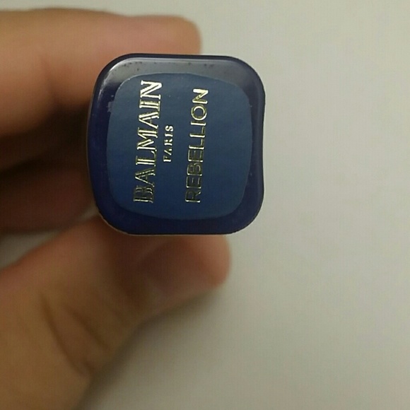 L'Oréal BALMAIN Rebellion lipstick - Picture 5 of 7